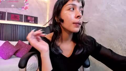 Dark online show from September 25, 1:32 pm