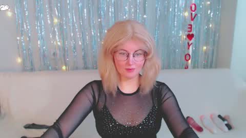 Kelly online show from February 27, 5:24 am