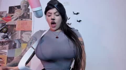 Snapshot of darknes_lilith18 chatting on December 13, 12:31 am darknes_lilith18 online show from December 13, 12:31 am