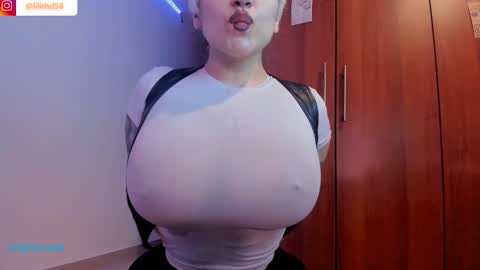 Snapshot of darknes_lilith18 chatting on February 7, 2:19 am darknes_lilith18 online show from February 7, 2:19 am