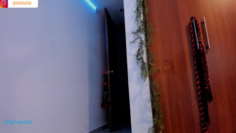 Snapshot of darknes_lilith18 chatting on January 31, 2:26 am darknes_lilith18 online show from January 31, 2:26 am