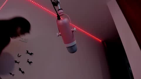 Snapshot of darknes_lilith18 chatting on December 18, 10:46 pm darknes_lilith18 online show from December 18, 10:46 pm