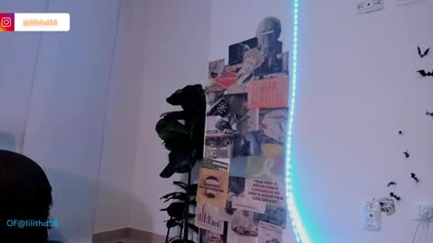 Snapshot of darknes_lilith18 chatting on February 22, 1:22 am darknes_lilith18 online show from February 22, 1:22 am