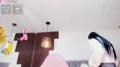 darling  online show from April 9, 11:04 am