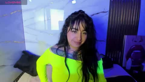 dashamiller_ online show from January 5, 5:27 pm