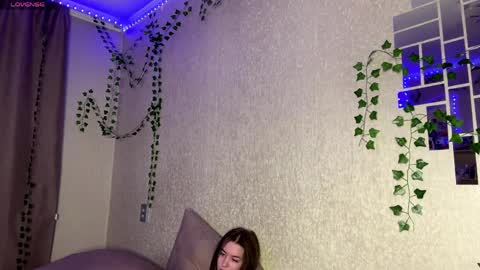 Elsa online show from April 3, 4:05 pm