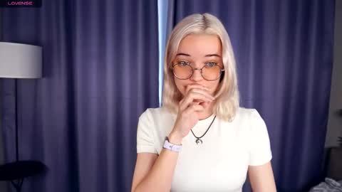 Charlie 18yo online show from November 14, 5:40 am