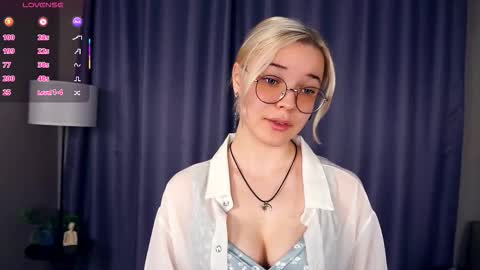 Charlie 18yo online show from November 30, 5:11 am