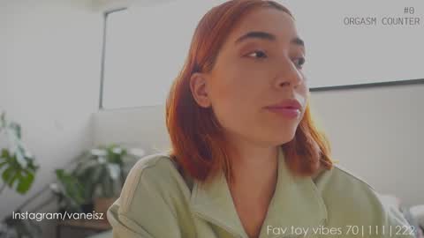 Snapshot of dearnina chatting on December 19, 3:52 pm NINA   30OFF online show from December 19, 3:52 pm