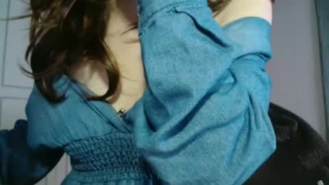 KamiDevi online show from December 18, 4:12 pm