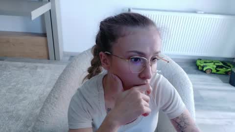 Di online show from April 5, 12:37 pm