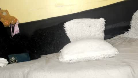 deli_la online show from March 31, 10:54 pm