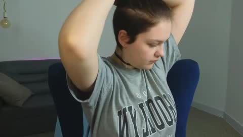 deliaeffy online show from March 25, 2:20 pm