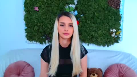 deliciaalove online show from November 17, 7:25 pm