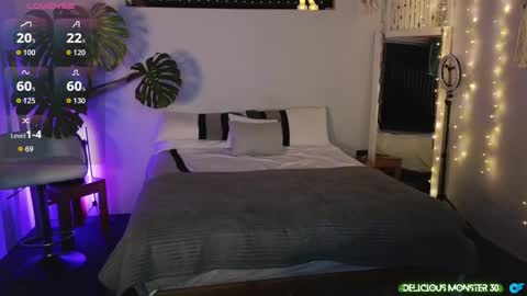 Kitty online show from October 25, 8:05 pm