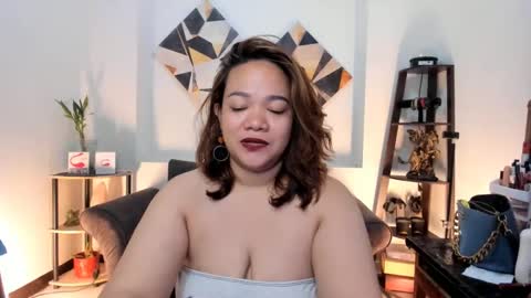 delightfulcurvy online show from January 15, 1:34 am