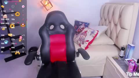 delilah_leone online show from November 28, 7:39 pm