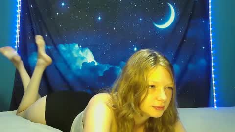 DelilaLove3412 online show from February 28, 1:47 am