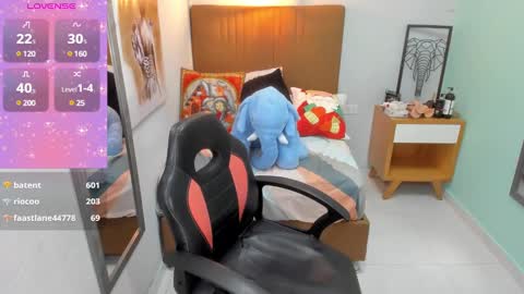 delilaquinn online show from December 27, 8:24 am