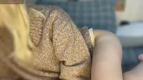 Della online show from February 5, 2:53 pm