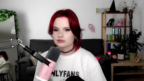 dellacrush_ online show from September 20, 4:38 pm