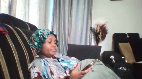 dellarine517299 online show from April 16, 11:32 am