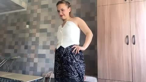 Jenny online show from May 22, 1:20 pm