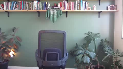 demmetria online show from December 18, 6:34 pm