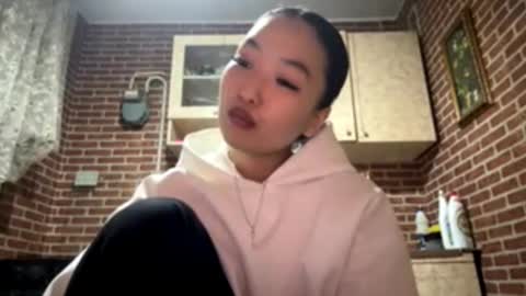 Emma online show from December 20, 4:00 pm