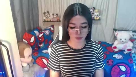 Snapshot of desirable_lorinexx chatting on October 23, 5:46 am LORINE online show from October 23, 5:46 am