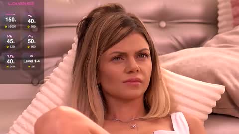 Mia online show from February 19, 6:24 am