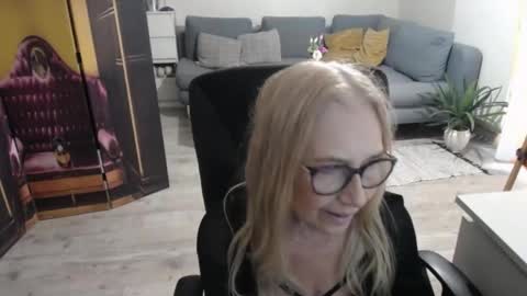 S O F I A online show from March 29, 3:44 pm