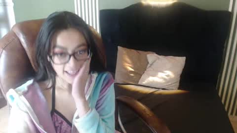 Snapshot of desiring__angel chatting on December 18, 6:03 pm Desiring Angel online show from December 18, 6:03 pm