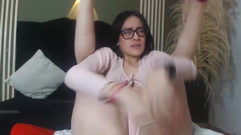 Snapshot of desiring__angel chatting on January 17, 4:57 pm Desiring Angel online show from January 17, 4:57 pm