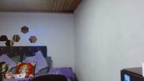 destinyfuckass69 online show from December 5, 8:54 pm