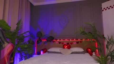 devilinee online show from February 4, 6:46 am