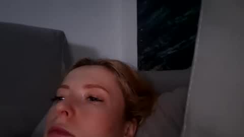 dgesika254182 online show from January 28, 9:50 pm