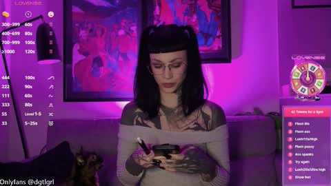 Snapshot of dgtlgrl chatting on October 28, 3:40 pm dgtlgrl online show from October 28, 3:40 pm