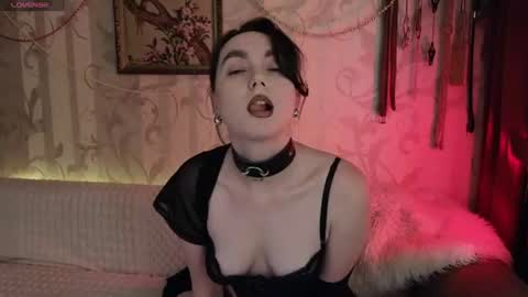 Diana Di Honey online show from August 9, 1:15 pm