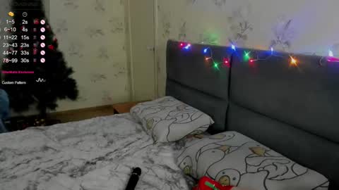 diadavidson_ online show from December 16, 6:19 am