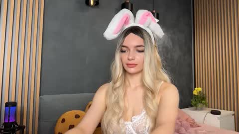 dialinkaaaa online show from April 5, 8:52 pm