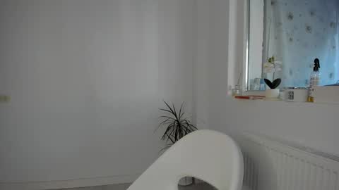 diamondkay_ online show from December 19, 8:06 am