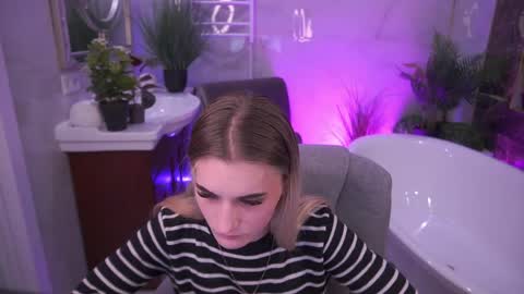 DiamondNina online show from April 18, 7:58 pm