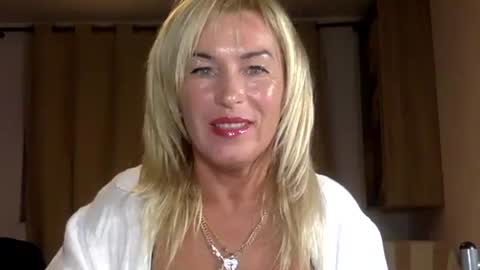 diana583578 online show from October 12, 7:05 pm