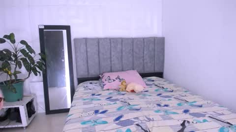 DINA online show from November 14, 10:10 pm