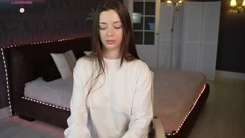 dinacandy online show from February 16, 8:14 am