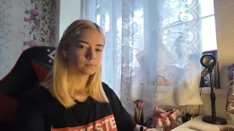 dinorahmroczkowski online show from October 23, 7:58 am