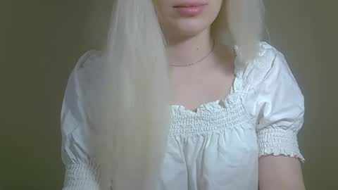 DitaMilton online show from October 28, 8:46 pm