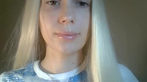 DitaMilton online show from May 25, 8:52 pm