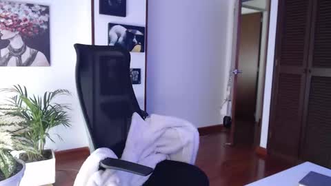 Hera online show from November 28, 2:20 pm